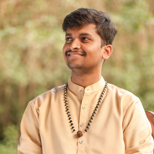 Karungali Mala in Silver-Cap with 7 Mukhi Rudraksha
