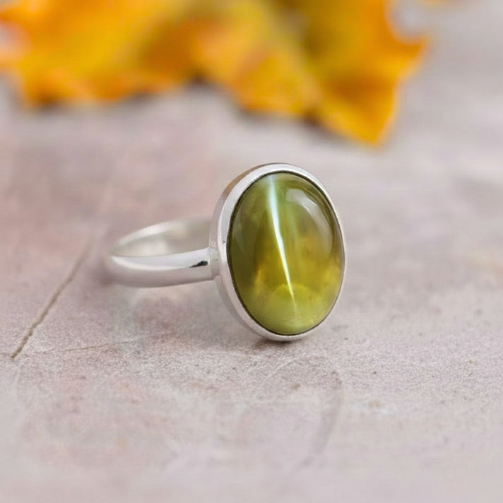 Natural Gemstone: Cat's Eye (lehsunia)