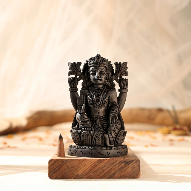 Lotus-base Karungali Lakshmi