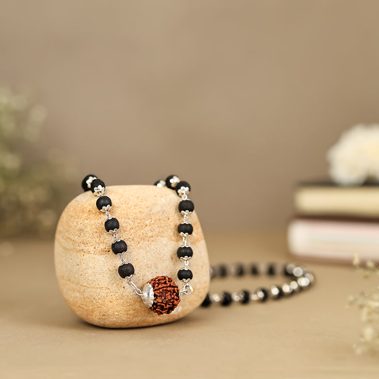 Karungali Mala in Silver-Cap with 5 Mukhi Rudraksha