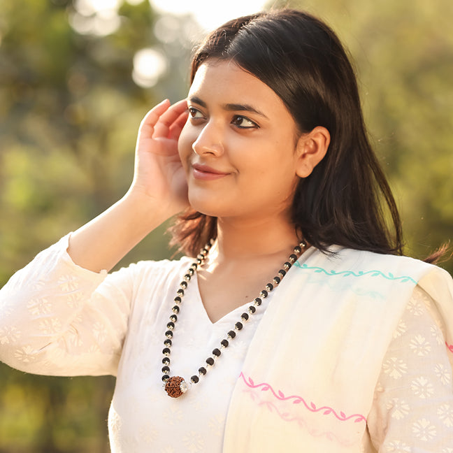 Karungali Mala in Silver-Cap with 7 Mukhi Rudraksha