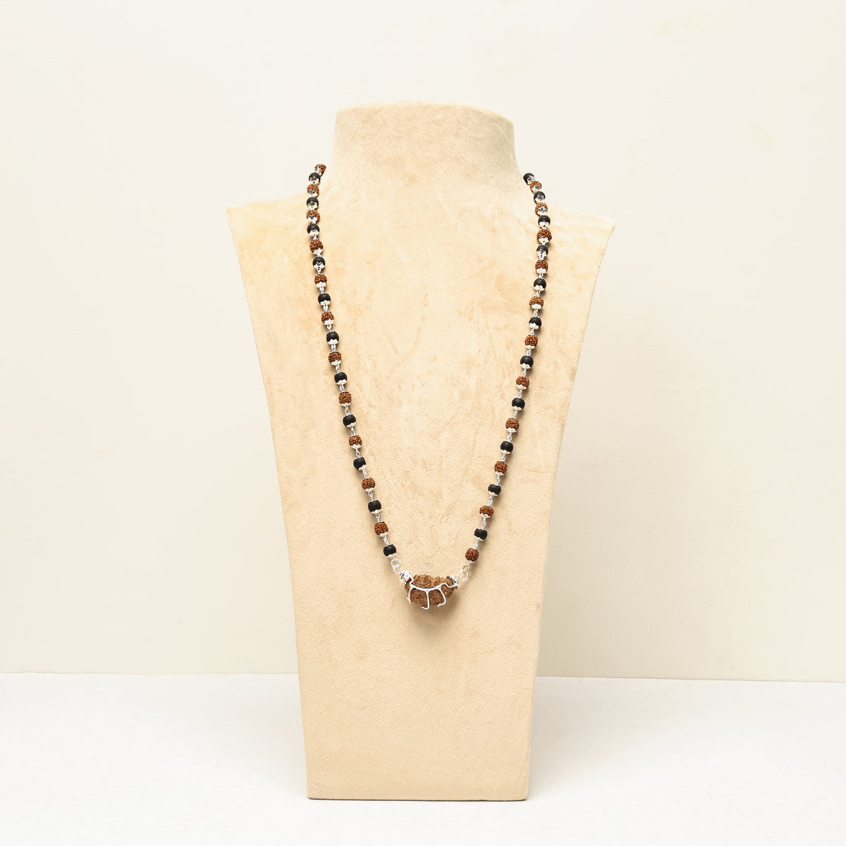 1 Mukhi Rudraksha & Karungali Pendant with Silver Cap