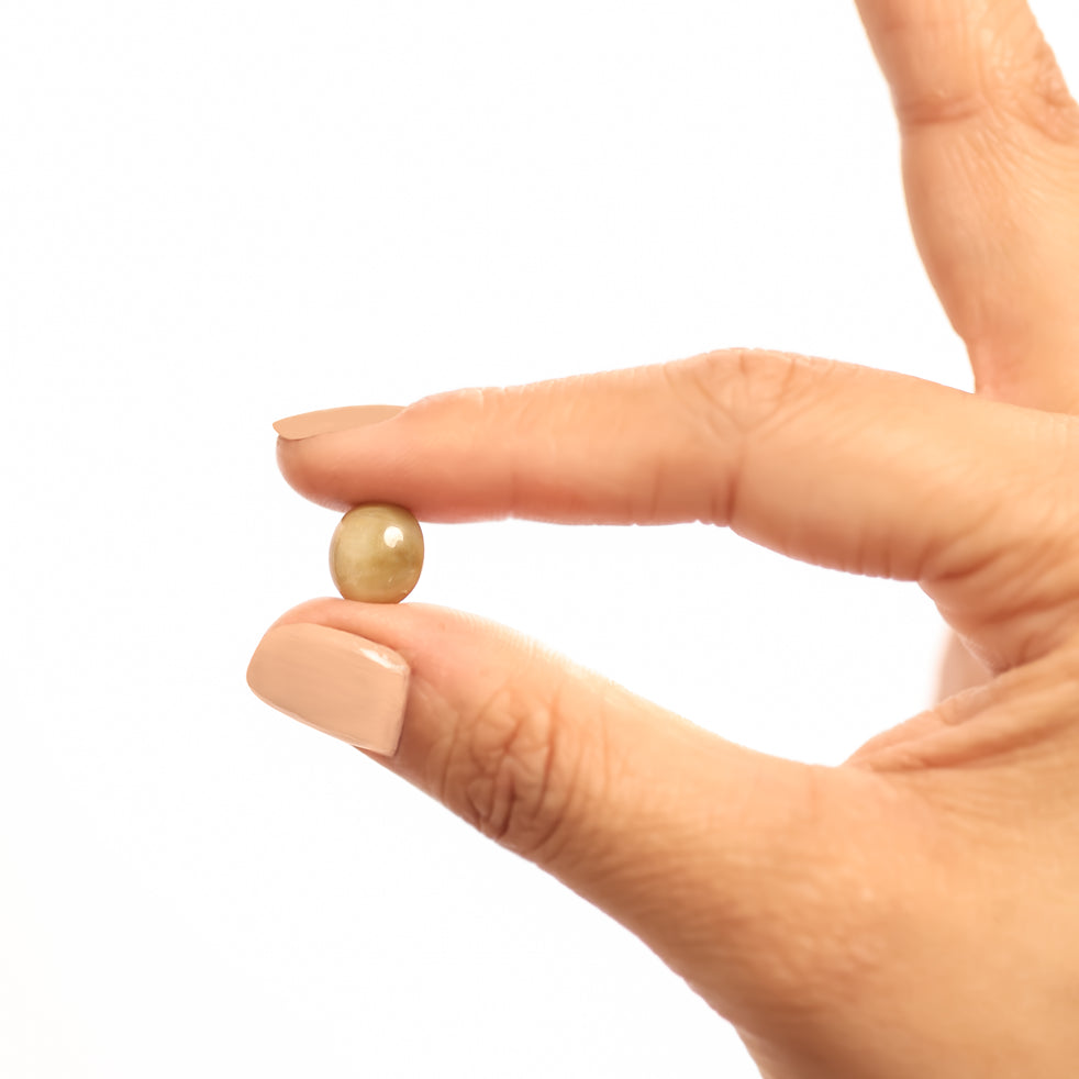 Natural Gemstone: Cat's Eye (lehsunia)