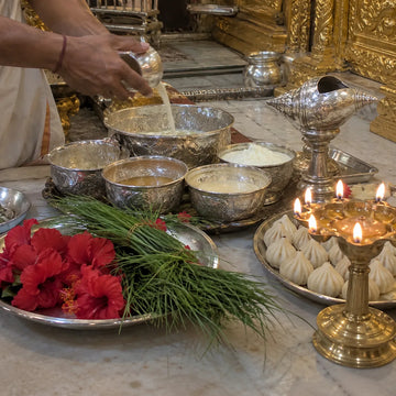 Daily Maha Abhishek — Dagdusheth Halwai Ganapati, Pune