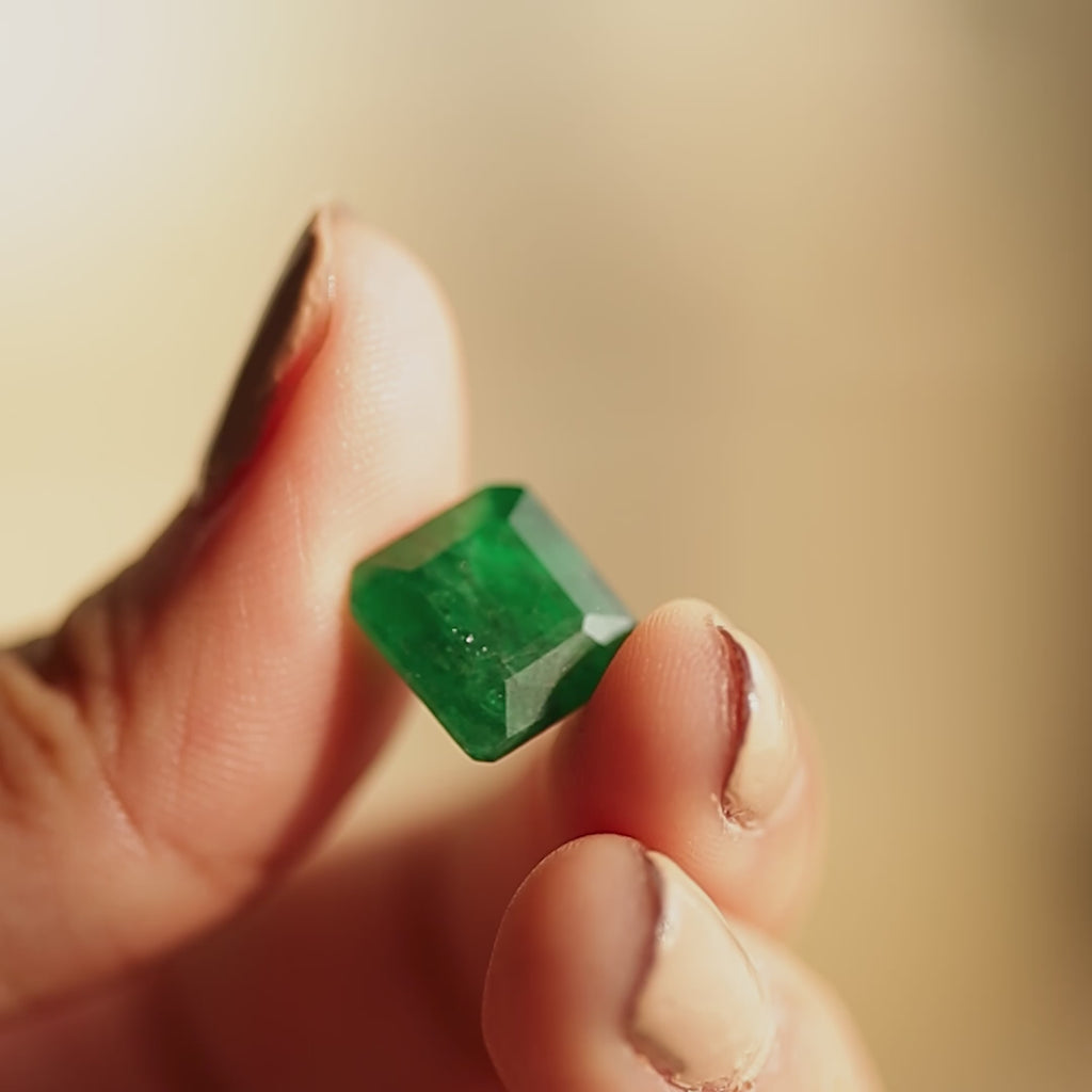 Natural Emerald Gemstone (Panna) Video
