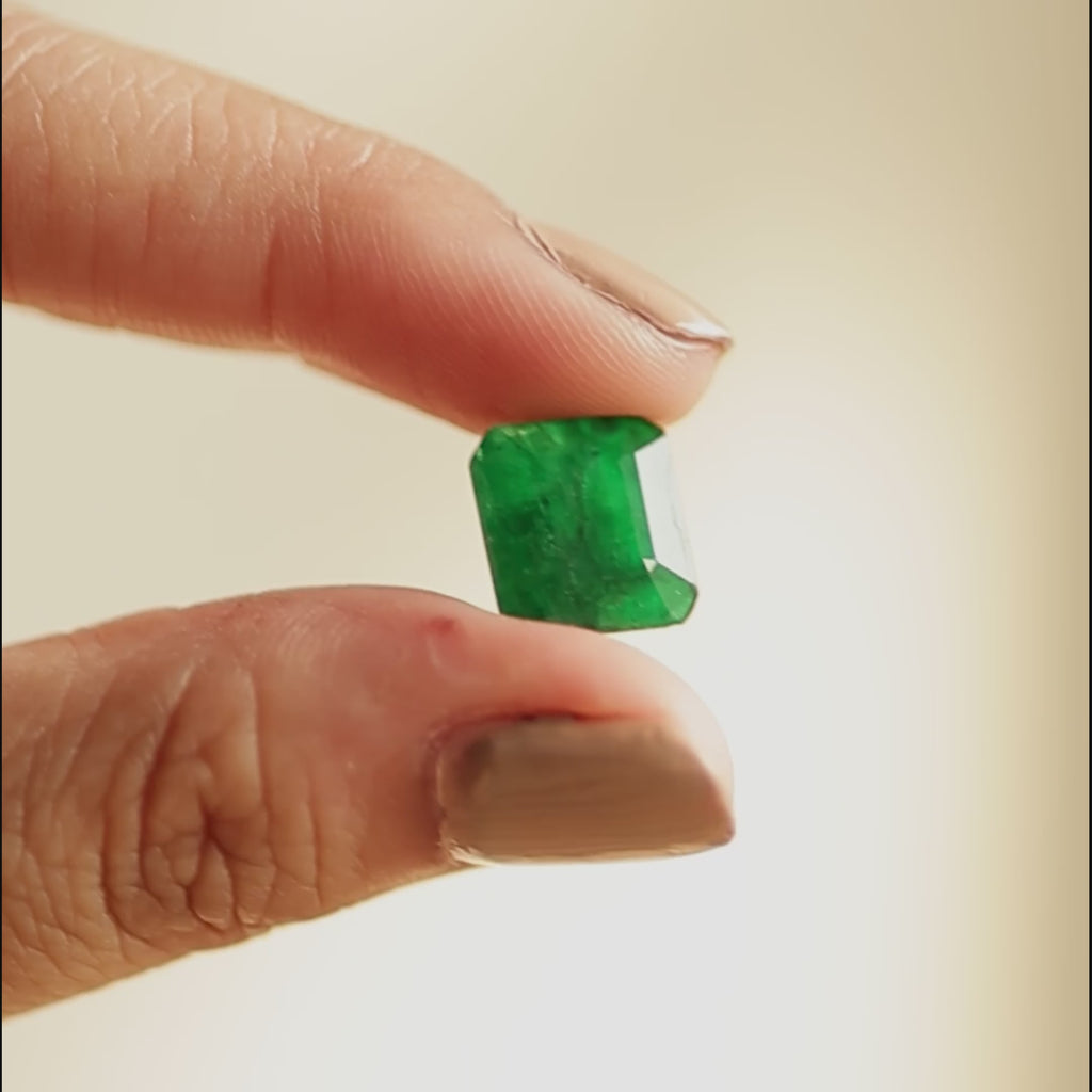 Natural Emerald Gemstone (Panna) Video