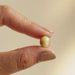 Natural Gemstone: Cat's Eye (lehsunia)